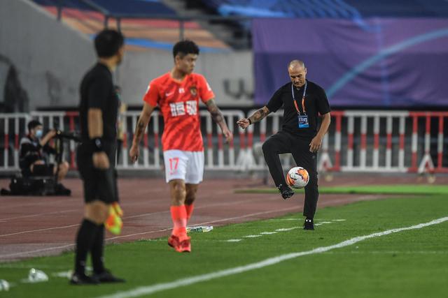 尼克斯考虑引入两位经验丰富的防守球员